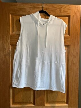 ZYIA White Sleeveless Hooded Tank